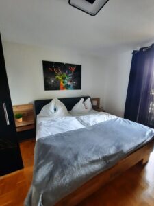 20240411_162428 Schlafzimmer1